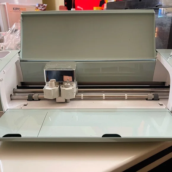 Cricut Crafting Machine in Light Green
